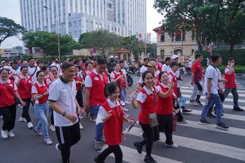 Chương trình đi bộ vinh danh doanh nghiệp của quận 5 tăng gấp đôi về quy mô- Ảnh 2. Chương trình đi bộ