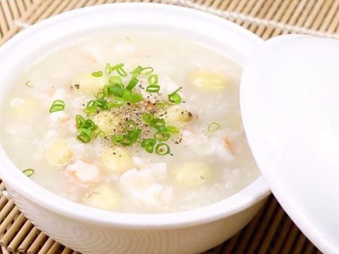 Người bị bệnh bạch hầu nên kiêng những món gì?- Ảnh 1. Người bị bệnh bạch hầu nên ưu tiên ăn đồ lỏng, mềm, xay nhuyễn - Ảnh minh họa
