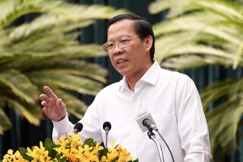 Sau nghị quyết 98, TP.HCM muốn đề xuất thể chế quản lý đô thị phù hợp hơn nữa- Ảnh 1. Chủ tịch UBND TP.HCM Phan Văn Mãi thông tin tại kỳ họp - Ảnh: HỮU HẠNH