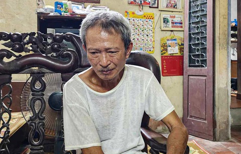 4 mẹ con bị xe tải đè chết: Đớn đau người ở lại- Ảnh 1. Ông Nguyễn Trọng Thành nghẹn ngào khi nói về con dâu và ba cháu nội - Ảnh: P.Đ.
