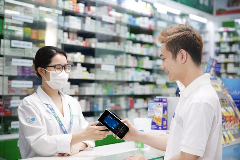 Xu hướng thanh toán không tiếp xúc ngày càng phổ biến tại Việt Nam - Ảnh: HỮU DUYÊN Xu hướng thanh toán không tiếp xúc ngày càng phổ biến tại Việt Nam - Ảnh: HỮU DUYÊN