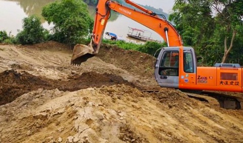 Hiện trường vụ việc đổ trộm chất thải tại tỉnh Bắc Giang - Ảnh: Công an Bắc Giang Hiện trường vụ việc đổ trộm chất thải tại tỉnh Bắc Giang - Ảnh: Công an Bắc Giang