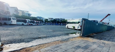 Nha Trang xử lý bãi xe trái phép tại khu đô thị- Ảnh 1. Bãi xe tại dự án khu đô thị Hà Quang 2 (TP Nha Trang) vừa bị lập biên bản, yêu cầu chấm dứt hoạt động - Ảnh: PHAN SÔNG NGÂN