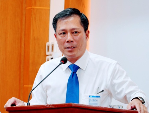 UBND TP Nha Trang có chủ tịch mới- Ảnh 2. Ông Trần Minh Chiến - phó bí thư Thành ủy, tân chủ tịch UBND TP Nha Trang - tại kỳ họp thứ 8 HĐND TP Nha Trang khóa XII, sáng 17-7 - Ảnh: LÊ XUÂN