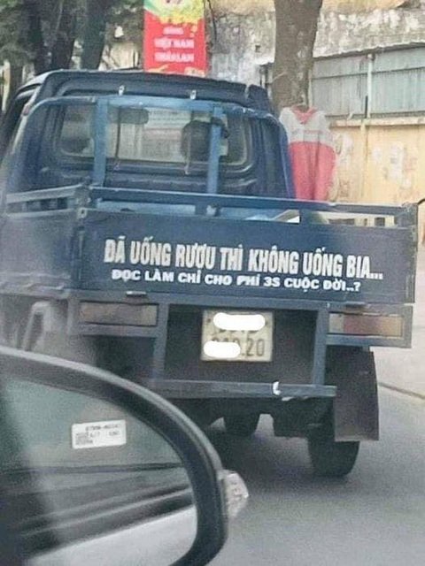 Ảnh vui 17-7: Chiếc giường độc lạ- Ảnh 5. Cơ mà đúng thật. Uống 2 thứ đau đầu lắm bà con!