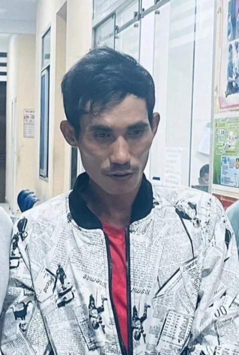 Nam thanh niên say xỉn lái xe tông chết người rồi trốn truy nã ở Thủ Đức- Ảnh 1. Lâm Văn Tình lúc bị công an bắt - Ảnh: M.H.
