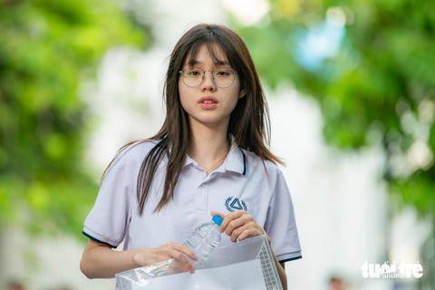 Đại học Quốc gia Hà Nội công bố điểm sàn xét điểm thi tốt nghiệp THPT- Ảnh 1. Thí sinh tham dự kỳ thi tốt nghiệp THPT năm 2024 - Ảnh: NAM TRẦN