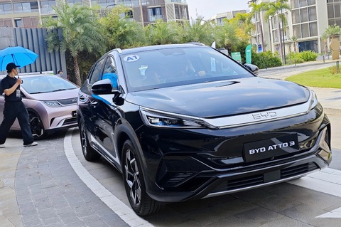 Thái Lan điều tra BYD giảm giá xe điện 'không thấy đáy', sắp công bố giá bán ở Việt Nam- Ảnh 1. BYD mang ba mẫu xe vào thị trường Việt Nam bán, chưa tính đến đầu tư trạm sạc pin khiến người mua băn khoăn trong quá trình sử dụng - Ảnh: C.TRUNG