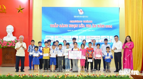 Hội Nhà báo Việt Nam tổ chức 'Thắp sáng ngọn lửa tri ân'- Ảnh 3. Ban tổ chức chương trình