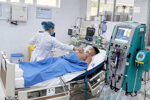 Đồng Nai nói gì về vụ ngộ độc bánh mì khiến hàng trăm người nhập viện?- Ảnh 1. Bệnh nhi ngộ độc sau khi ăn bánh mì điều trị tại Bệnh viện Nhi đồng Đồng Nai - Ảnh: A.B.