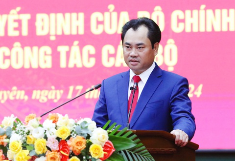 Ông Trịnh Việt Hùng phát biểu nhậm chức tân Bí thư Tỉnh ủy Thái Nguyên - Ảnh: Cổng thông tin điện tử Thái Nguyên Ông Trịnh Việt Hùng - tân bí thư Tỉnh ủy Thái Nguyên - phát biểu nhận nhiệm vụ - Ảnh: Cổng thông tin điện tử Thái Nguyên