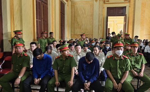 Các bị cáo tại tòa - Ảnh: ĐAN THUẦN Các bị cáo tại tòa - Ảnh: ĐAN THUẦN