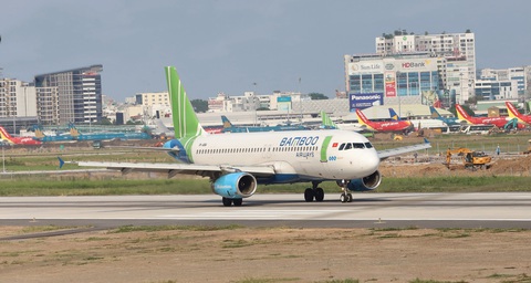 Bamboo Airways bắt đầu có lãi, cần 1.690 tỉ đồng vốn để duy trì hoạt động- Ảnh 1. Bamboo Airways đang qua giai đoạn khó khăn, đặt mục tiêu hết lỗ trong năm 2024 - Ảnh: C.TRUNG