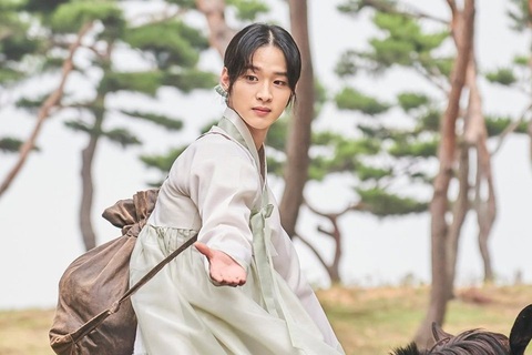 Jo Jung Suk và những tài tử Hàn giả gái xinh đẹp- Ảnh 2. Jo Jung Suk và những tài tử Hàn giả gái xinh đẹp- Ảnh 2.