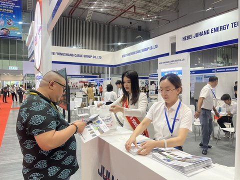 Nhiều ông lớn ngành điện, năng lượng quy tụ tại triển lãm quốc tế ở TP.HCM- Ảnh 1. Hàng loạt thương hiệu trong ngành điện và năng lượng đến từ nhiều nước có mặt tại triển lãm - Ảnh: N.BÌNH