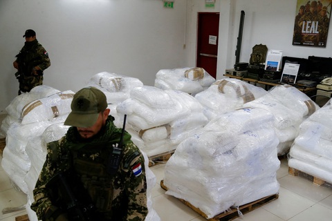 Lượng cocaine mà nhà chức trách Paraguay thu giữ được ngày 16-7 - Ảnh: REUTERS Lượng cocaine mà nhà chức trách Paraguay thu giữ được ngày 16-7 - Ảnh: REUTERS