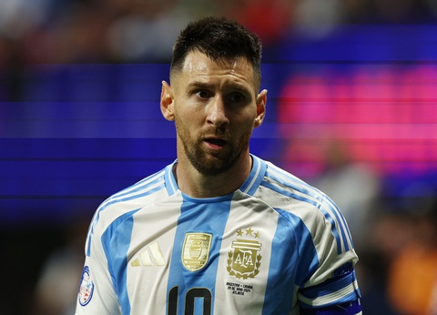 Thứ trưởng Argentina bị cho thôi việc vì ép Messi xin lỗi- Ảnh 2. Messi không tham gia cùng nhóm cầu thủ có hành vi phân biệt chủng tộc - Ảnh: REUTERS
