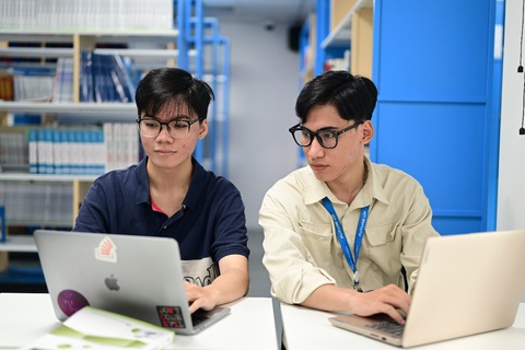 Sinh viên năm 2 phát hiện lỗ hổng bảo mật phần mềm thiết bị IoT- Ảnh 1. Sinh viên năm 2 phát hiện lỗ hổng bảo mật phần mềm thiết bị IoT- Ảnh 1.