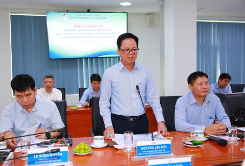 Chủ tịch HĐQT BSR Nguyễn Văn Hội báo cáo tại hội nghị Chủ tịch HĐQT BSR Nguyễn Văn Hội báo cáo tại hội nghị
