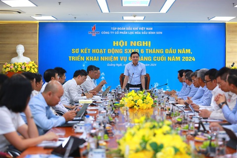 Tổng Giám đốc Petrovietnam Lê Ngọc Sơn phát biểu kết luận tại hội nghị Tổng Giám đốc Petrovietnam Lê Ngọc Sơn phát biểu kết luận tại hội nghị