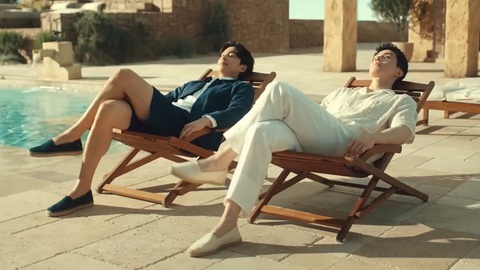 Bộ đôi ‘Yêu tinh - Thần chết’ Gong Yoo và Lee Dong Wook tình bể bình gây sốt- Ảnh 2. Bộ đôi ‘Yêu tinh - Thần chết’ Gong Yoo và Lee Dong Wook tình bể bình gây sốt- Ảnh 2.