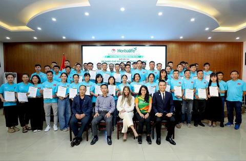 Herbalife tiếp sức bóng đá Việt với buổi đào tạo chế độ dinh dưỡng khoa học- Ảnh 2. Herbalife tiếp sức bóng đá Việt với buổi đào tạo chế độ dinh dưỡng khoa học- Ảnh 2.