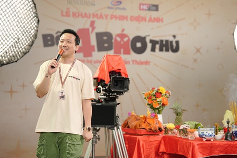 Trấn Thành tại lễ khai máy phim Bộ tứ báo thủ - Ảnh: ĐPCC Trấn Thành tại lễ khai máy phim Bộ tứ báo thủ - Ảnh: ĐPCC
