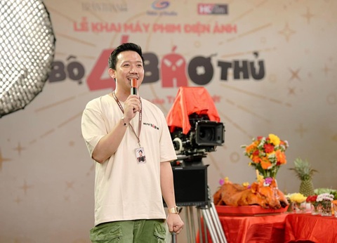 Trấn Thành chính thức mở hàng phim chiếu rạp Tết 2025- Ảnh 1. Trấn Thành phát biểu trong sự kiện khai máy phim điện ảnh thứ tư của mình