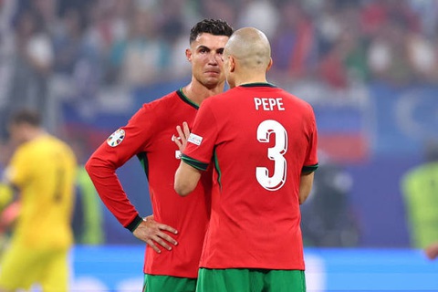 Ronaldo bật khóc nức nở vì đá hỏng phạt đền- Ảnh 5. Ronaldo đẫm lệ khi bỏ lỡ cơ hội ngàn vàng - Ảnh: GETTY
