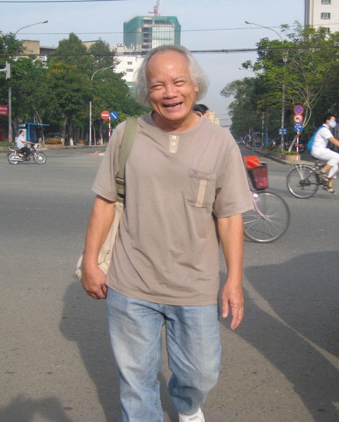Nhà thơ Hoàn Cát trong mắt bạn bè là một người luôn lạc quan dù cuộc đời nhiều vất vả - Ảnh tư liệu Nhà thơ Hoàng Cát trong mắt bạn bè là một người luôn lạc quan dù cuộc đời nhiều vất vả - Ảnh tư liệu