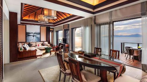 Khám phá vịnh Lăng Cô tại thiên đường nghỉ dưỡng sang trọng- Ảnh 2. Không gian nghỉ dưỡng sang trọng giữa mênh mông biển trời tại biệt thự Oceaview Pool Villa