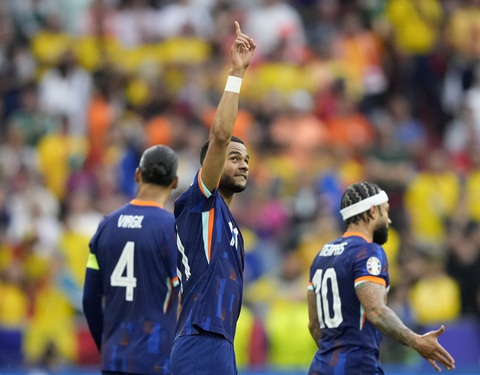 Thắng đậm Romania, Hà Lan vào tứ kết Euro 2024- Ảnh 1. Tuyển Hà Lan giành chiến thắng trước Romania - Ảnh; REUTERS