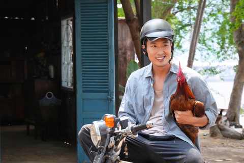 Chưa từng chơi đá gà, Tuấn Trần thành 'chiến thần đá gà'- Ảnh 1. Chưa từng chơi đá gà, Tuấn Trần thành 'chiến thần đá gà'- Ảnh 1.