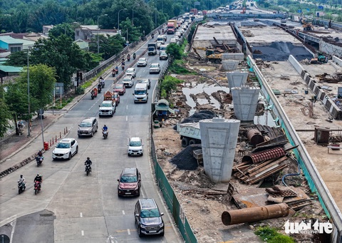 Nút giao ngàn tỉ An Phú: Đã thấy các trụ cầu vượt nhánh, một số gói xây lắp sắp xong- Ảnh 1. Nút giao ngàn tỉ An Phú: Đã thấy các trụ cầu vượt nhánh, một số gói xây lắp sắp xong- Ảnh 1.