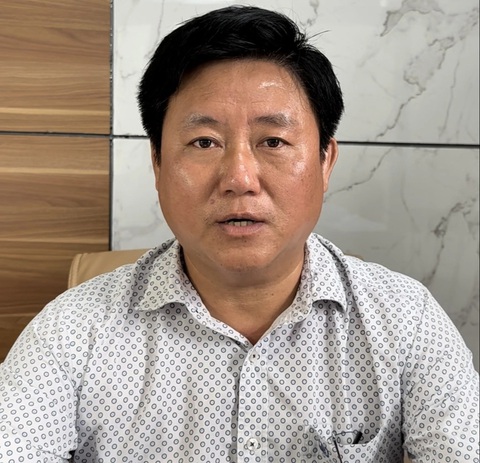 Nhà thầu kiến nghị khắp nơi, chủ đầu tư hủy kết quả chọn thầu- Ảnh 2. Ông Bùi Đức Thuận, giám đốc Ban quản lý dự án đầu tư xây dựng và phát triển quỹ đất TP Quảng Ngãi - Ảnh: T.M.