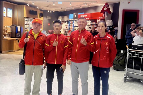 Đội tuyển boxing Việt Nam tham dự Olympic 2024 (từ trái sang) HLV Nguyễn Như Cường, Võ Thị Kim Ánh, chuyên gia Tawan Mungphingklang và Hà Thị Linh - Ảnh: TAWAN Đội tuyển boxing Việt Nam tham dự Olympic 2024 (từ trái sang): HLV Nguyễn Như Cường, Võ Thị Kim Ánh, chuyên gia Tawan Mungphingklang và Hà Thị Linh - Ảnh: TAWAN