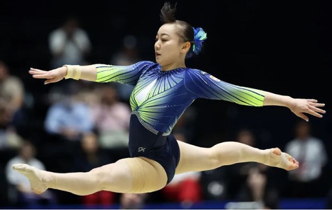 Ngôi sao nữ thể dục dụng cụ Nhật Bản chính thức bị loại khỏi Olympic Paris vì hút thuốc và uống rượu- Ảnh 1. Shoko Miyata phải chia tay giấc mơ đoạt huy chương ở Olympic Paris 2024 - Ảnh: Getty Images