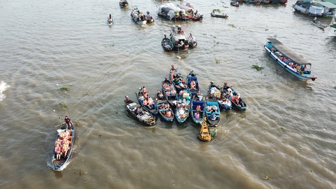 Chợ Nổi Cái Răng (TP Cần Thơ) - Ảnh: C. QUỐC Chợ Nổi Cái Răng (TP Cần Thơ) - Ảnh: C. QUỐC