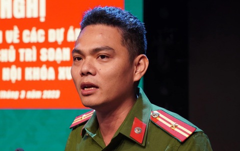 Đang nỗ lực hoàn thiện ứng dụng, để người dân ra đường chỉ cần điện thoại có VNeID- Ảnh 2. Thiếu tá TRẦN DUY HIỂN - phó giám đốc Trung tâm Dữ liệu quốc gia về dân cư, Cục Cảnh sát quản lý hành chính về trật tự xã hội (C06, Bộ Công an)
