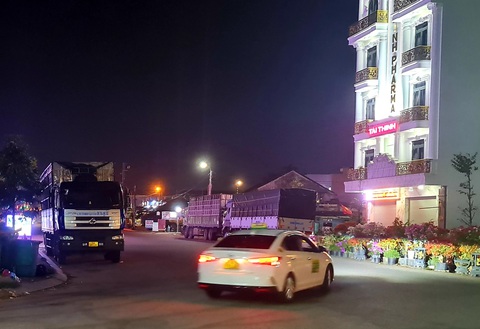 Nhà thầu kiến nghị khắp nơi, chủ đầu tư hủy kết quả chọn thầu- Ảnh 1. Gói thầu số 9, dự án nâng cấp điện chiếu sáng ở TP Quảng Ngãi đã được hủy kết quả lựa chọn nhà thầu - Ảnh: TRẦN MAI
