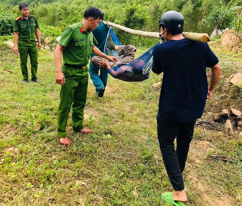 Hiện sức khỏe của hai nạn nhân đã ổn định - Ảnh: UBND xã Hòa Quang Bắc Hiện tại sức khỏe của hai nạn nhân đã ổn định - Ảnh: UBND xã Hòa Quang Bắc