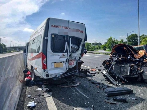 Các tài xế thường xuyên gây tai nạn do phóng nhanh, chạy ẩu… phải mua phí bảo hiểm cao hơn - Ảnh: D.X Nên tính phí bảo hiểm theo điểm bằng lái- Ảnh 3.