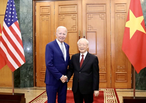Tổng thống Biden tôn vinh và tiếc thương Tổng bí thư Nguyễn Phú Trọng- Ảnh 3. Tổng bí thư Nguyễn Phú Trọng và Tổng thống Joe Biden tại Hà Nội tháng 9-2023 - Ảnh: TTXVN