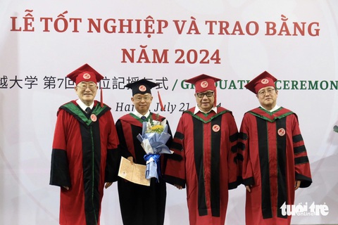 Vừa nghỉ hưu, học viên Nhật Bản sang Việt Nam học thạc sĩ Việt Nam học- Ảnh 3. Vừa nghỉ hưu, học viên Nhật Bản sang Việt Nam học thạc sĩ Việt Nam học- Ảnh 3.