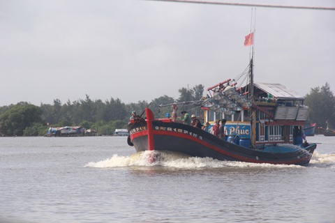 Chậm giải ngân, cảng cá trăm tỉ ở Quảng Ngãi có nguy cơ bị trung ương ngừng cấp vốn- Ảnh 3. Việc mở rộng cảng cá Tịnh Hòa rất quan trọng khi Quảng Ngãi là địa phương có tổng công suất đánh bắt lớn nhất nhì cả nước - Ảnh: TRẦN MAI
