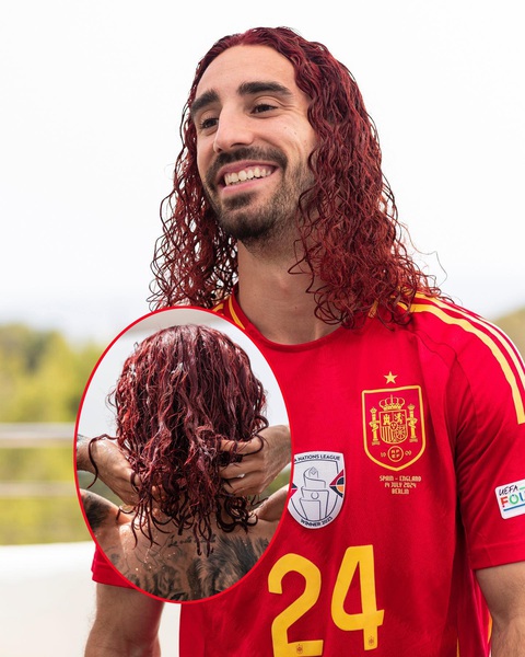 Cucurella giữ lời hứa nhuộm tóc đỏ sau chức vô địch Euro 2024- Ảnh 1. Cucurella nhuộm tóc đỏ sau chức vô địch Euro 2024