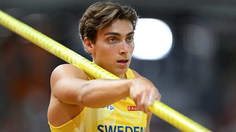 Những siêu sao điền kinh hứa hẹn tỏa sáng tại Olympic Paris 2024- Ảnh 3. Mondo Duplantis đang là biểu tượng mới của điền kinh thế giới - Ảnh: GETTY