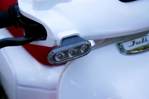 Honda Julio dân chơi xe thích mê, có bản 'nhái' từ Trung Quốc: Đèn LED, phanh ABS, Smartkey- Ảnh 5. Honda Julio dân chơi xe thích mê, có bản 'nhái' từ Trung Quốc: Đèn LED, phanh ABS, Smartkey- Ảnh 5.