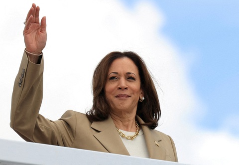 Phó tổng thống Mỹ Kamala Harris tuyên bố quyết tâm giành đề cử của đảng Dân chủ vào tháng sau - Ảnh: REUTERS Phó tổng thống Mỹ Kamala Harris tuyên bố quyết tâm giành đề cử của Đảng Dân chủ vào tháng sau - Ảnh: REUTERS