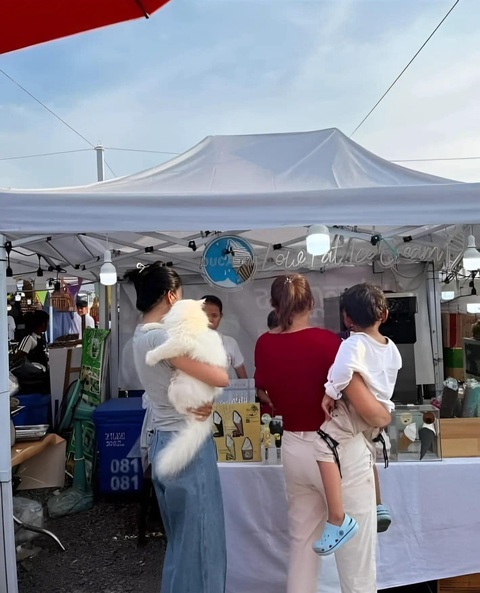 Trung bình một cặp đôi bạn thân khi 